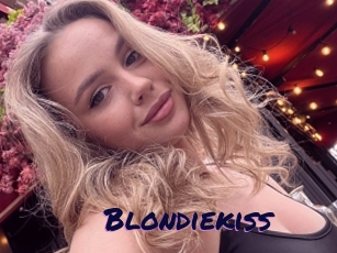 Blondiekiss