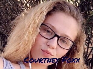 Courtney_Foxx