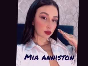 Mia_anniston