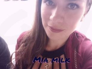 Mia_milk