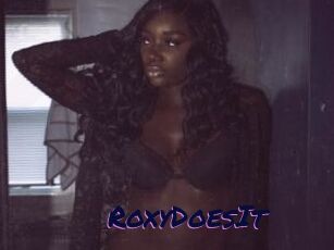 RoxyDoesIt