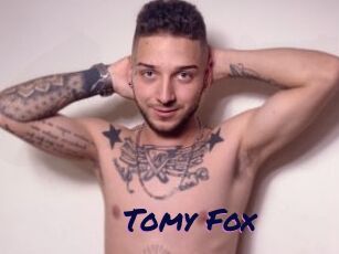 Tomy_Fox